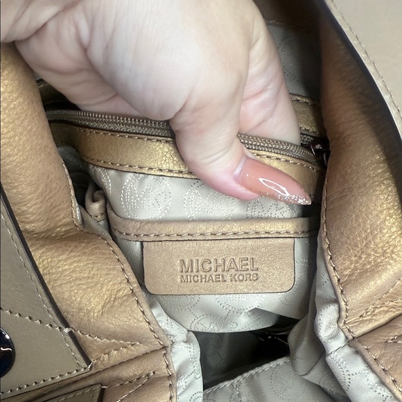 Michael Kors Astor Studded Leather Carryall Large Tote Bag - Picture 9 of 10